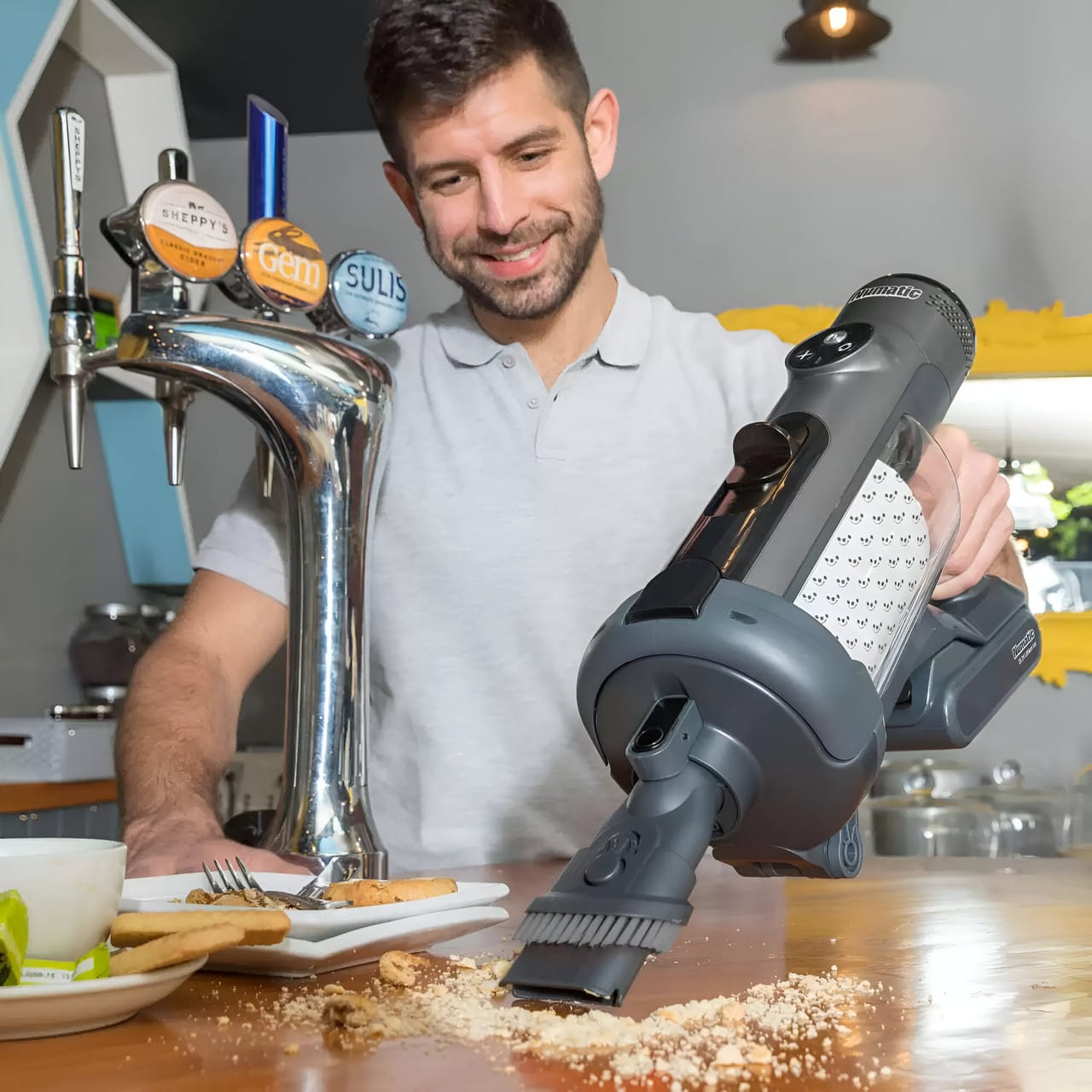 Numatic Quick Cordless Vacuum